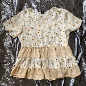 Floral women’s shirt size Medium